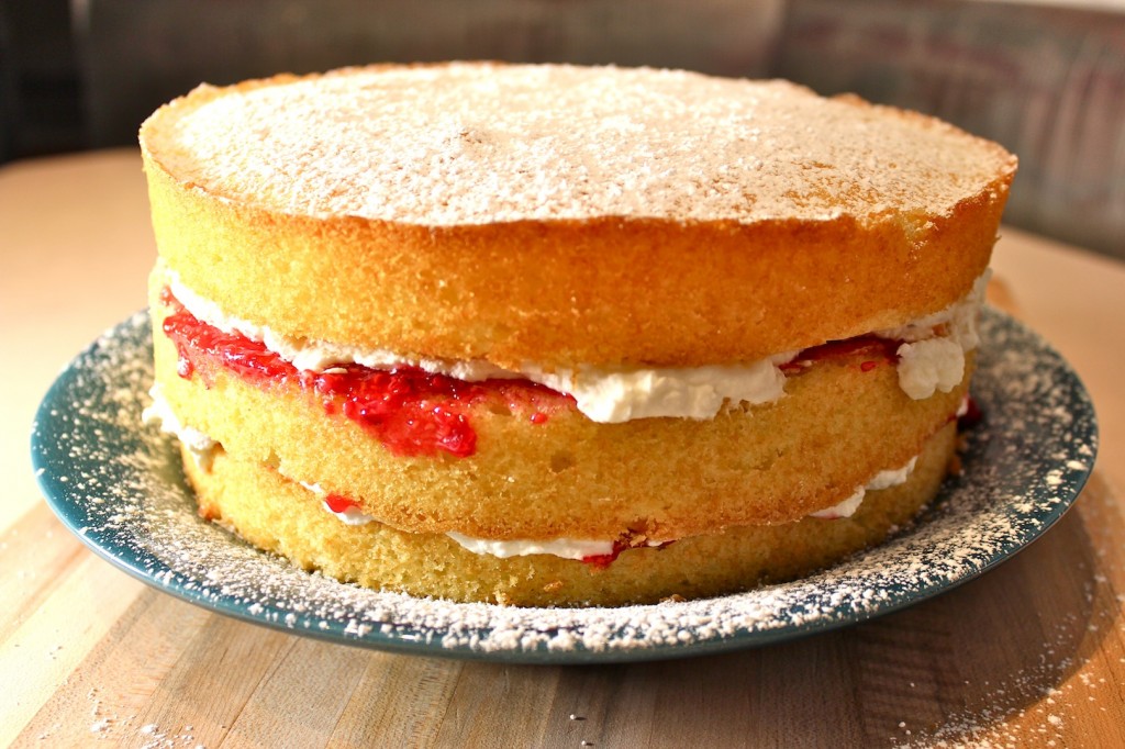 Simple Sponge Cake With Raspberry Cream Filling The Male Baker 